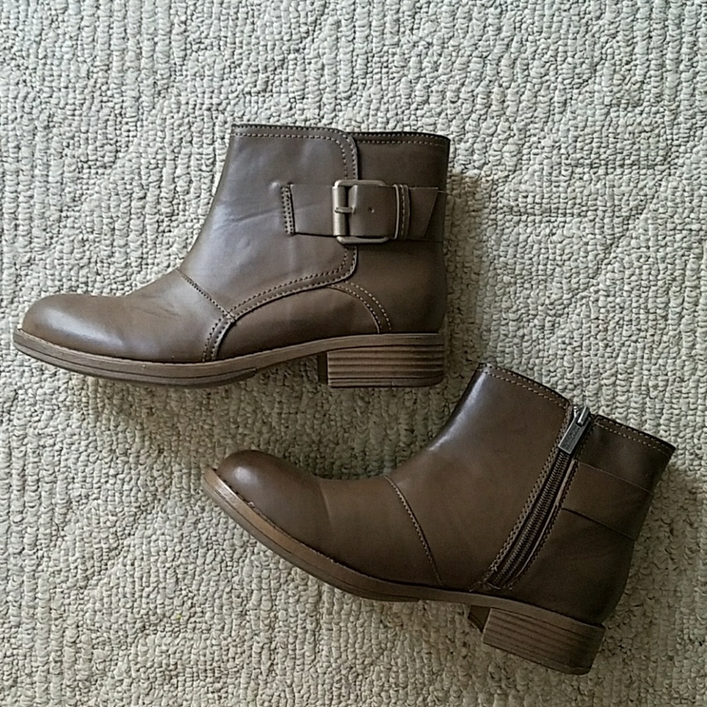 New! Kenneth Cole Ankle Boots